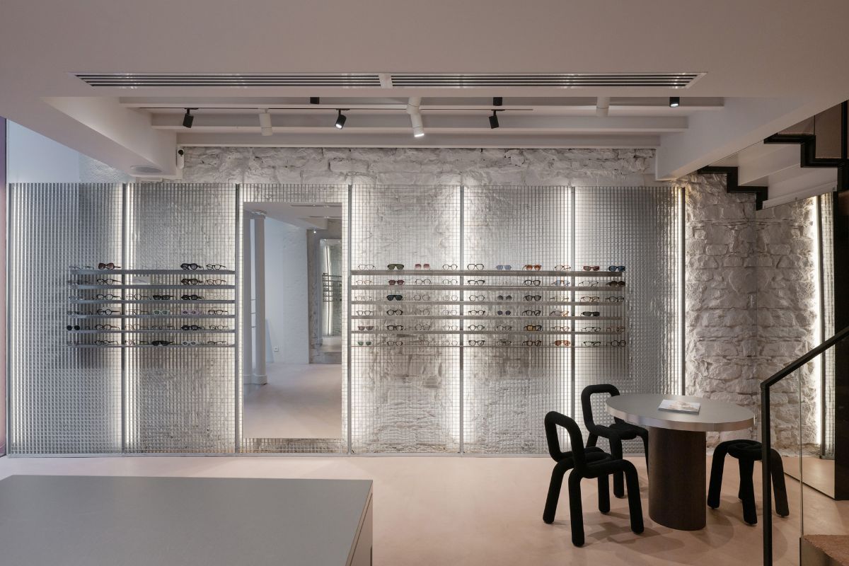 Mur rétroéclairé avec des lunettes design