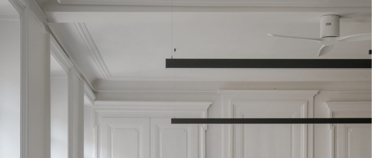 AC2R luminaire design en acier noir