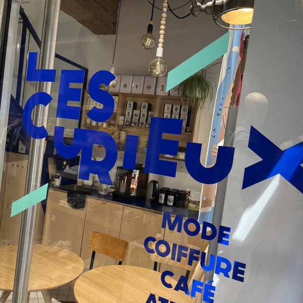 Les Curieux, mise en lumière d'un concept store